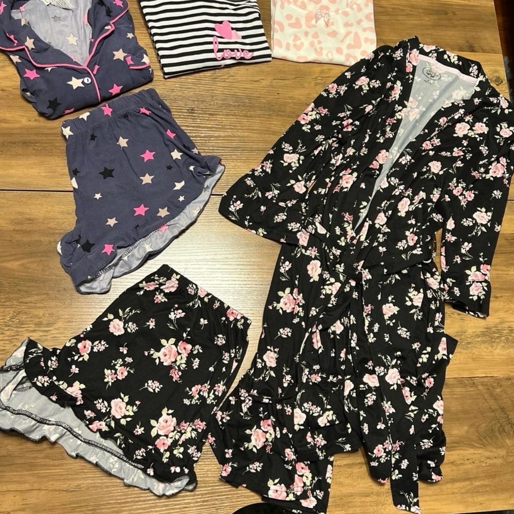 Pajamas bundle - shorts, top, robe, long sleeve